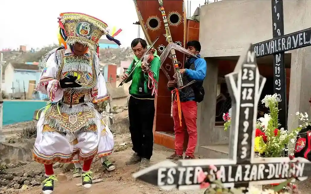 Music and colors in the cemeteries
